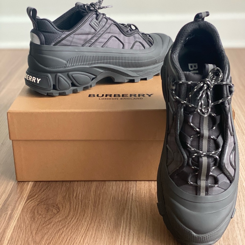 Mens Burberry Low Top Sneakers